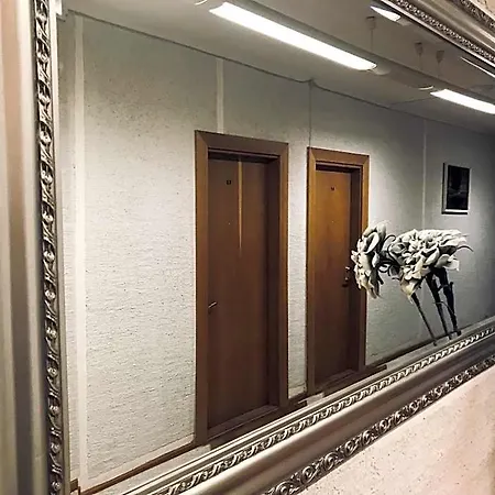 Raze Hotel