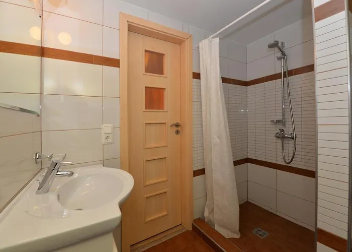 Ξενοδοχείο Raze Παλάγκα