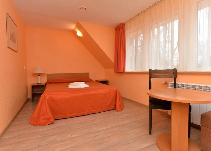 Raze Ξενοδοχείο 3*