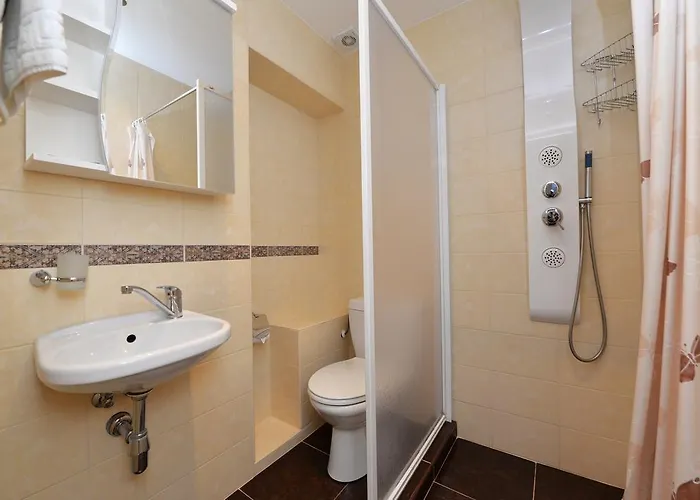 מלון Raze פלאנגה