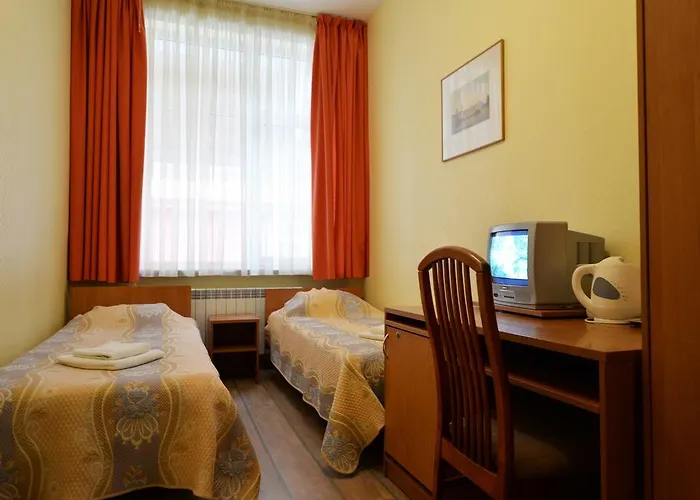 Raze Ξενοδοχείο