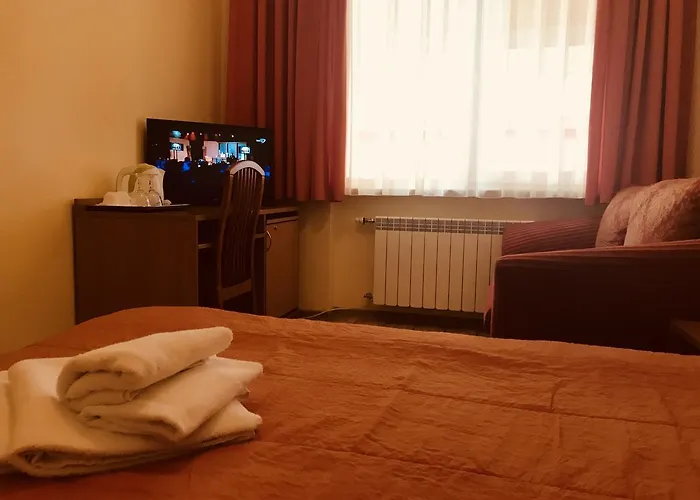 Raze Ξενοδοχείο 3*